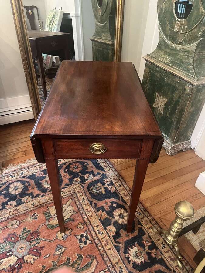 19th Century English Federal Pembroke drop leaf table