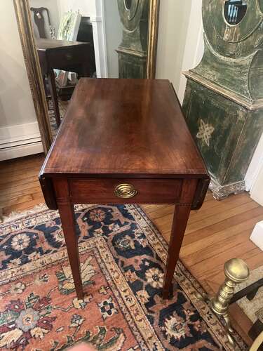 19th Century English Federal Pembroke drop leaf table
