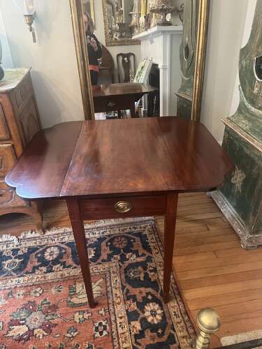 19th Century English Federal Pembroke drop leaf table