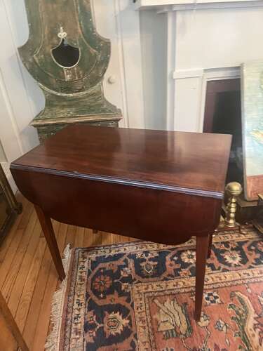 19th Century English Federal Pembroke drop leaf table