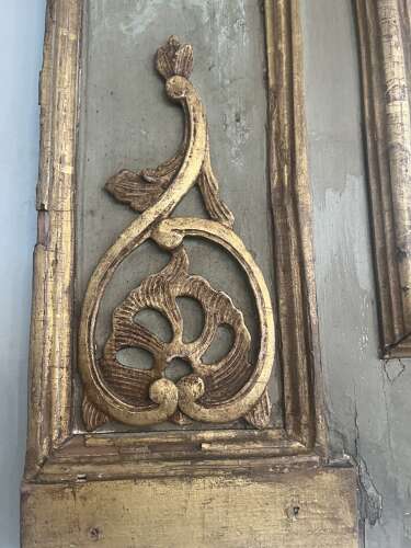 19th Century French Trumeau Mirror with Gilt Carvings and Sconces